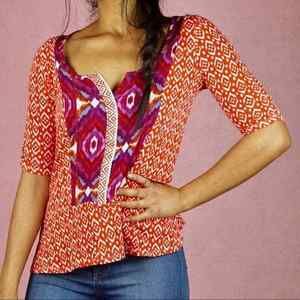 Akemi + Kin - Anthropologie Orange Ikat Geometric Print Half Sleeve Split Neck